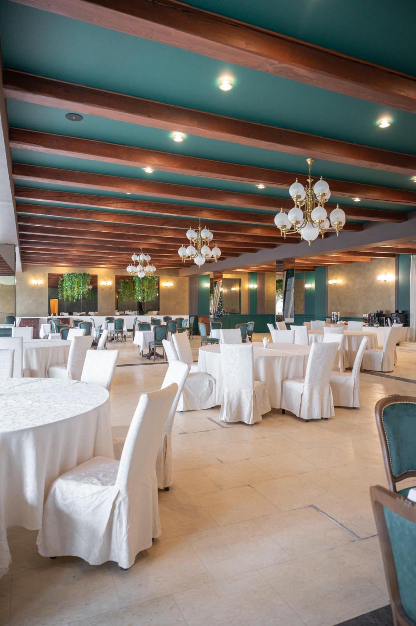 פויאנה ברשוב Monterai Resort מראה חיצוני תמונה